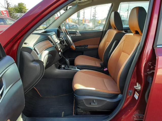 エクシーガクロスオーバー７ ２．５ｉアイサイト　４ＷＤ　カロッツェリアナビ　タンレザー調シート　電動シート　シートヒーター　ルーフレール　禁煙車　アダプティブクルーズコントロール　バックカメラ　Ｂｌｕｅｔｏｏｔｈ　ＥＴＣ　パドルシフト　スマートキー（14枚目）