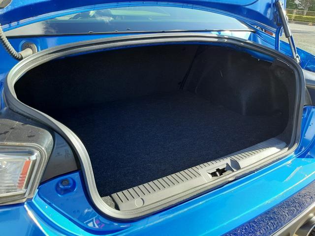 BRZ S 6速MT HKSマフラー BLITZエアクリーナー/サクションパイプ STIタワーバー リアスポイラー バックカメラ Bluetooth ETC プッシュスタート ハーフレザー 禁煙車 HIDライト(16枚目)