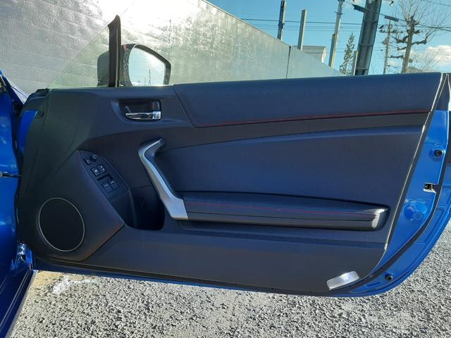 BRZ S 6速MT HKSマフラー BLITZエアクリーナー/サクションパイプ STIタワーバー リアスポイラー バックカメラ Bluetooth ETC プッシュスタート ハーフレザー 禁煙車 HIDライト(29枚目)