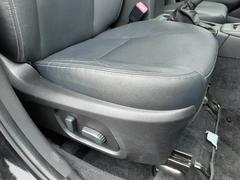 ■装備５■全席本革シート（フルレザーシート）｜運転席・助手席電動シート｜シートヒーター付 3