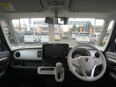 運転者にとっては日々使用することとなる運転席です。運転席が快適だと運転に集中することができますね。 2