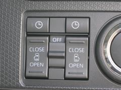 両側電動スライドドア装備！運転席よりボタン一つで開閉可能でございます。 5