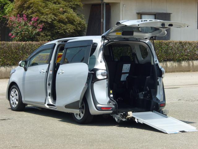 シエンタ X 雹災車凹み有り 車いす仕様車タイプ1 車椅子スローパー スマートキー 衝突軽減装置 純正ナビ バックカメラ ビルトインETC ドライブレコーダー プッシュスタート 黒内装 5名プラスラゲッジスペース(3枚目)