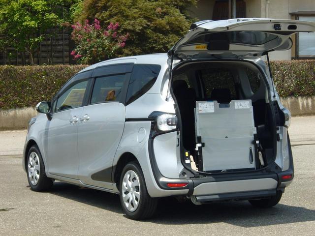 シエンタ X 雹災車凹み有り 車いす仕様車タイプ1 車椅子スローパー スマートキー 衝突軽減装置 純正ナビ バックカメラ ビルトインETC ドライブレコーダー プッシュスタート 黒内装 5名プラスラゲッジスペース(39枚目)