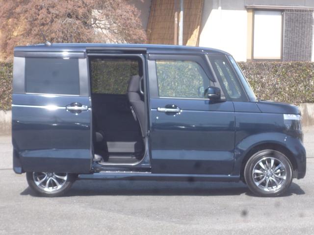 Ｎ－ＢＯＸカスタム ベースグレード　４ＷＤ　衝突軽減装置　純正エアロ　ＬＥＤヘッドライト　両側パワースライドドア　９インチ大型ナビ　マルチビュー全方位パノラマカメラ　ＣＤＤＶＤ再生　アダプティブクルーズコントロール　純正１４インチアルミ（12枚目）