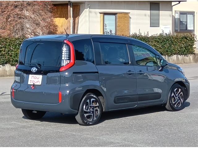 シエンタ Z 7人乗り1500cc 10.5型メーカーナビ 全方位カメラ ETC2.0 衝突軽減装置 両側パワースライドドア LEDヘッドライト 前後パーキングソナー ブラインドスポットモニター 純正アルミホイール(7枚目)