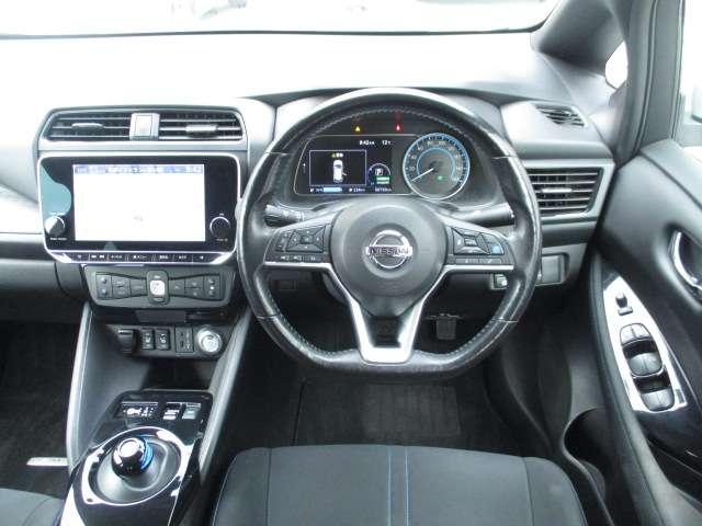 リーフ X Vセレクション プロパイロット ナビ アラウンドビュー レーダークルコン 360°カメラ 踏み間違い防止装置 LEDランプ セキュリティ 1オーナー ETC インテリキー レーンキープアシスト パワーウィンドウ ABS メモリ-ナビ バックカメラ AW(4枚目)