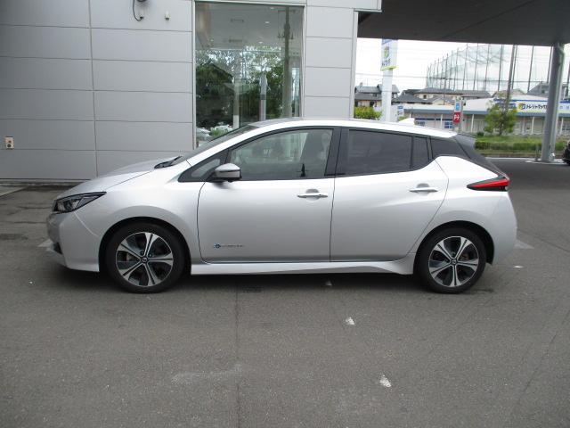 リーフ X Vセレクション プロパイロット ナビ アラウンドビュー レーダークルコン 360°カメラ 踏み間違い防止装置 LEDランプ セキュリティ 1オーナー ETC インテリキー レーンキープアシスト パワーウィンドウ ABS メモリ-ナビ バックカメラ AW(26枚目)