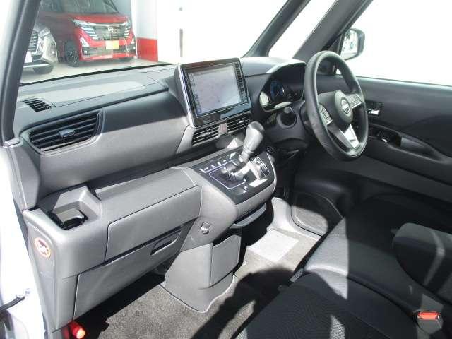 ルークス 660 ハイウェイスターX 純正ナビ 両側オート アラウンドビュー アイスト 衝突被害軽減ブレ-キ マルチビューカメラ 車線逸脱警報装置 ETC スマートキー パワーウィンドウ ワンオーナー ナビTV バックカメラ 記録簿 パワステ オートエアコン 左右エアバッグ(10枚目)