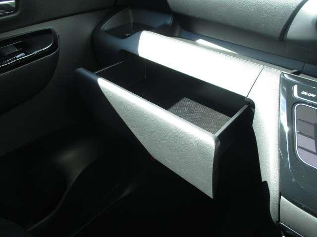 ルークス 660 ハイウェイスターX 純正ナビ 両側オート アラウンドビュー アイスト 衝突被害軽減ブレ-キ マルチビューカメラ 車線逸脱警報装置 ETC スマートキー パワーウィンドウ ワンオーナー ナビTV バックカメラ 記録簿 パワステ オートエアコン 左右エアバッグ(17枚目)