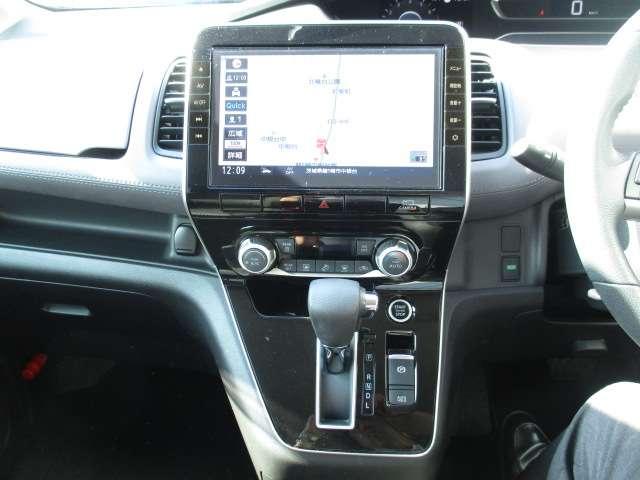 セレナ 2.0 ハイウェイスター V プロパイロット 純正ナビ 両側オートドア 1オナ アルミ 衝突被害軽減 LDP エアバッグ 両側オートスライドドア インテリジェントキー サイドカメラ メモリーナビ アダプティブクルーズコントロール アイドリングストップ ナビTV ドラレコ(13枚目)