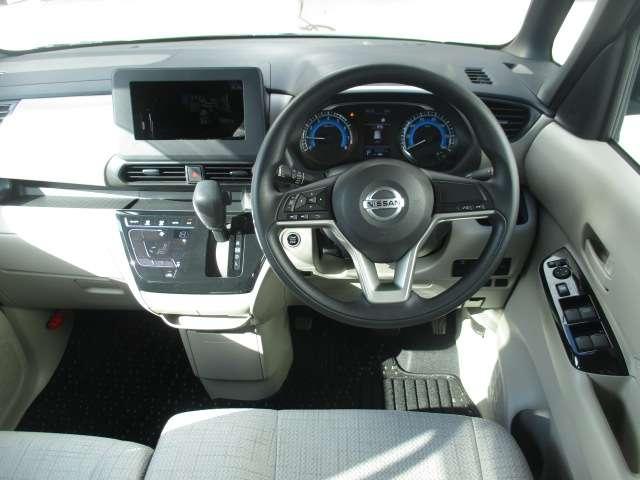 ルークス ６６０　Ｘ　ナビ　アラウンドビュー　左オートドア　アラモニ　前後衝突軽減ブレーキ　ワンオーナー車　車線逸脱防止　スマートキー　キーフリー　ｉ－ｓｔｏｐ　フルオートエアコン　パワーウインドウ　バックカメラ　盗難防止　Ｗエアバック　メモリーナビ　ＡＢＳ（4枚目）