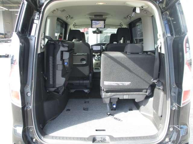 セレナ １．２　ｅ－ＰＯＷＥＲ　ハイウェイスター　Ｖ　プロパイロット　純正ナビ　後席モニター　３６０°カメラ　エマジェンシーブレーキ　１オナ　スマキー　バックカメラ　ＬＥＤ　レーンアシスト　ＥＴＣ　ドラレコ　イモビ　フルオートエアコン　アルミホイール　エアバック　メモリーナビ　キーフリー（5枚目）