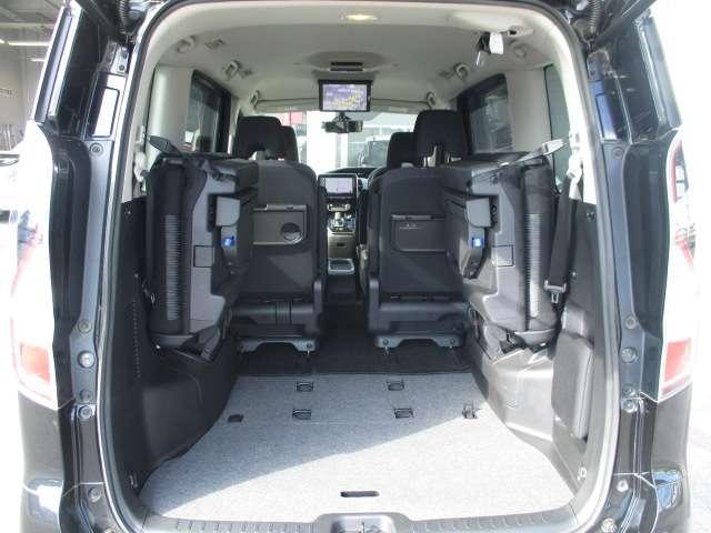 セレナ １．２　ｅ－ＰＯＷＥＲ　ハイウェイスター　Ｖ　プロパイロット　純正ナビ　後席モニター　３６０°カメラ　エマジェンシーブレーキ　１オナ　スマキー　バックカメラ　ＬＥＤ　レーンアシスト　ＥＴＣ　ドラレコ　イモビ　フルオートエアコン　アルミホイール　エアバック　メモリーナビ　キーフリー（6枚目）