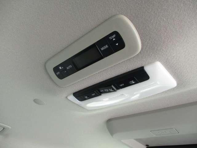 セレナ １．２　ｅ－ＰＯＷＥＲ　ハイウェイスター　Ｖ　プロパイロット　純正ナビ　後席モニター　３６０°カメラ　エマジェンシーブレーキ　１オナ　スマキー　バックカメラ　ＬＥＤ　レーンアシスト　ＥＴＣ　ドラレコ　イモビ　フルオートエアコン　アルミホイール　エアバック　メモリーナビ　キーフリー（11枚目）