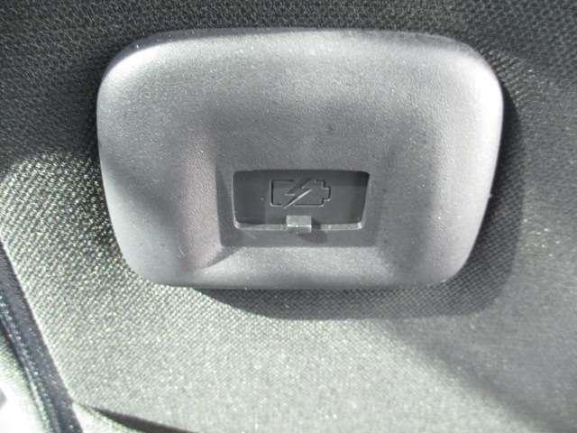 セレナ １．２　ｅ－ＰＯＷＥＲ　ハイウェイスター　Ｖ　プロパイロット　純正ナビ　後席モニター　３６０°カメラ　エマジェンシーブレーキ　１オナ　スマキー　バックカメラ　ＬＥＤ　レーンアシスト　ＥＴＣ　ドラレコ　イモビ　フルオートエアコン　アルミホイール　エアバック　メモリーナビ　キーフリー（13枚目）