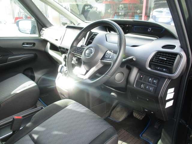 セレナ １．２　ｅ－ＰＯＷＥＲ　ハイウェイスター　Ｖ　プロパイロット　純正ナビ　後席モニター　３６０°カメラ　エマジェンシーブレーキ　１オナ　スマキー　バックカメラ　ＬＥＤ　レーンアシスト　ＥＴＣ　ドラレコ　イモビ　フルオートエアコン　アルミホイール　エアバック　メモリーナビ　キーフリー（14枚目）