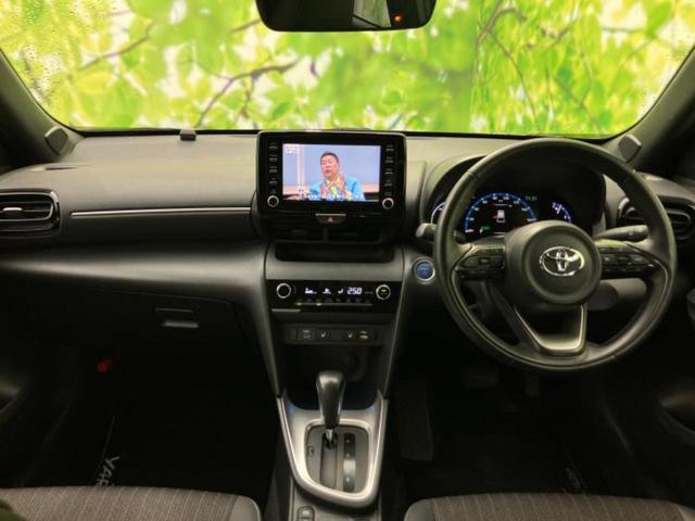 ヤリスクロス ハイブリッドZ 保証書/ディスプレイオーディオ+ナビ8インチ/トヨタセーフティセンス/シートヒーター 前席/パノラミックビューモニター/車線逸脱防止支援システム/パーキングアシスト バックガイド 衝突被害軽減システム(4枚目)