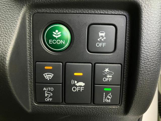 ヴェゼル ハイブリッドＲＳ・ホンダセンシング　保証書／純正　８インチ　ＳＤナビ／シートヒーター／シート　ハーフレザー／ヘッドランプ　ＬＥＤ／ＵＳＢジャック／Ｂｌｕｅｔｏｏｔｈ接続／ＨＤＭＩ接続／ＥＴＣ／ＥＢＤ付ＡＢＳ／横滑り防止装置　バックカメラ（17枚目）
