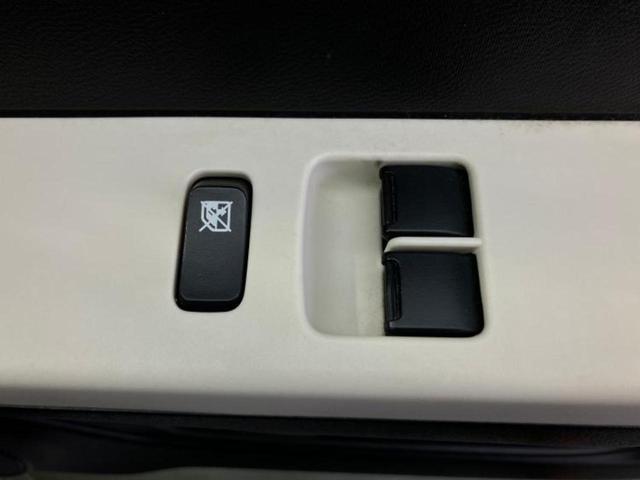 アルト Ｆ　保証書／ＥＴＣ／ＥＢＤ付ＡＢＳ／横滑り防止装置／ＭＴモード付き／パワーウインドウ／パワーステアリング／マニュアルエアコン／取扱説明書／デュアルエアバッグ／アクセサリーソケット／ヘッドライトレベライザー（13枚目）