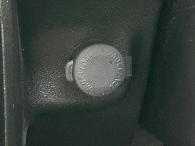 アルト Ｆ　保証書／ＥＴＣ／ＥＢＤ付ＡＢＳ／横滑り防止装置／ＭＴモード付き／パワーウインドウ／パワーステアリング／マニュアルエアコン／取扱説明書／デュアルエアバッグ／アクセサリーソケット／ヘッドライトレベライザー（14枚目）