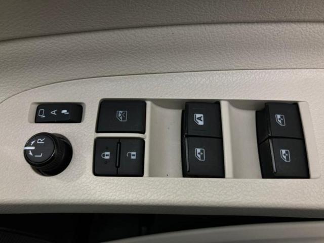 シエンタ Ｇ　純正　ＳＤナビ／フリップダウンモニター　純正　１２．１インチ／衝突安全装置／パノラミックビューモニター／車線逸脱防止支援システム／ヘッドランプ　ＬＥＤ／ＥＴＣ／ＥＢＤ付ＡＢＳ／横滑り防止装置（33枚目）