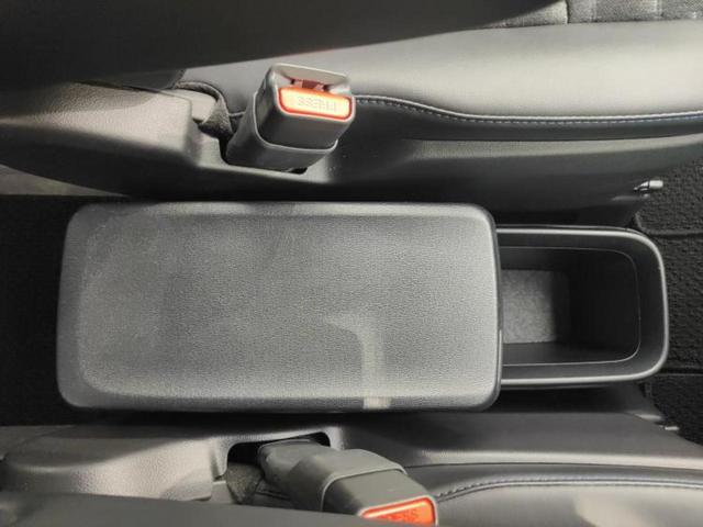 ヴォクシー Ｓ－Ｚ　★★★ディスプレイオーディオ＋ナビ１０．５インチ／トヨタセーフティセンス／両側電動スライドドア／シートヒーター　前席／車線逸脱防止支援システム／パーキングアシスト　バックガイド　衝突被害軽減システム（35枚目）