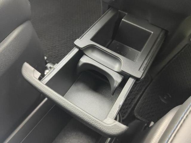 ヴォクシー Ｓ－Ｚ　★★★ディスプレイオーディオ＋ナビ１０．５インチ／トヨタセーフティセンス／両側電動スライドドア／シートヒーター　前席／車線逸脱防止支援システム／パーキングアシスト　バックガイド　衝突被害軽減システム（42枚目）