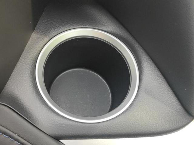 ヴォクシー Ｓ－Ｚ　★★★ディスプレイオーディオ＋ナビ１０．５インチ／トヨタセーフティセンス／両側電動スライドドア／シートヒーター　前席／車線逸脱防止支援システム／パーキングアシスト　バックガイド　衝突被害軽減システム（43枚目）