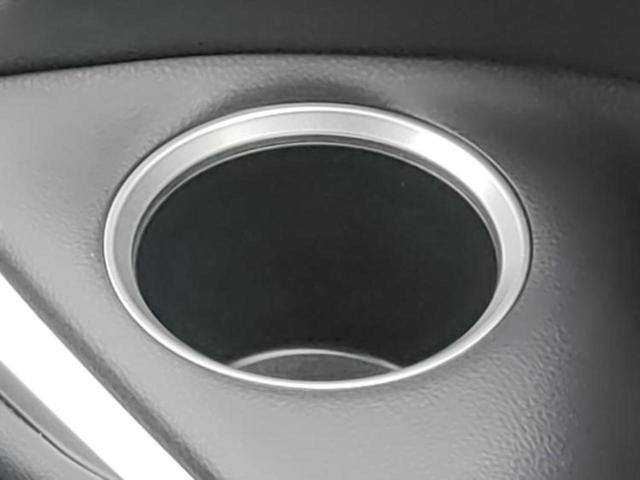 ヴォクシー Ｓ－Ｚ　★★★ディスプレイオーディオ＋ナビ１０．５インチ／トヨタセーフティセンス／両側電動スライドドア／シートヒーター　前席／車線逸脱防止支援システム／パーキングアシスト　バックガイド　衝突被害軽減システム（44枚目）