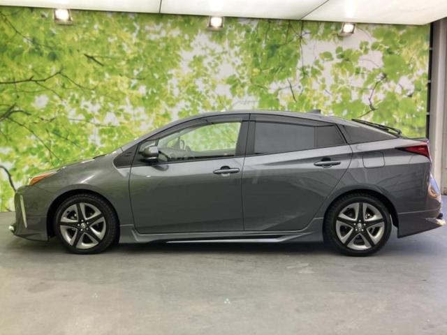 プリウス Ｓツーリングセレクション　新品タイヤ／モデリスタエアロ／保証書／純正　９インチ　ＳＤナビ／衝突安全装置／シートヒーター／車線逸脱防止支援システム／シート　合皮／ヘッドランプ　ＬＥＤ／Ｂｌｕｅｔｏｏｔｈ接続／ＥＴＣ　フルエアロ（2枚目）