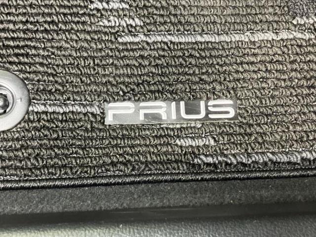 プリウス Ｓツーリングセレクション　新品タイヤ／モデリスタエアロ／保証書／純正　９インチ　ＳＤナビ／衝突安全装置／シートヒーター／車線逸脱防止支援システム／シート　合皮／ヘッドランプ　ＬＥＤ／Ｂｌｕｅｔｏｏｔｈ接続／ＥＴＣ　フルエアロ（41枚目）