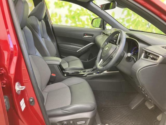 カローラクロス ハイブリッドＺ　ガラスルーフ／保証書／ディスプレイオーディオ＋ナビ／トヨタセーフティセンス／シートヒーター／パノラミックビューモニター／車線逸脱防止支援システム／シート　ハーフレザー／電動バックドア　全周囲カメラ（4枚目）