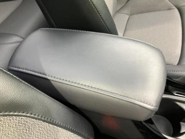 カローラクロス ハイブリッドＺ　ガラスルーフ／保証書／ディスプレイオーディオ＋ナビ／トヨタセーフティセンス／シートヒーター／パノラミックビューモニター／車線逸脱防止支援システム／シート　ハーフレザー／電動バックドア　全周囲カメラ（32枚目）