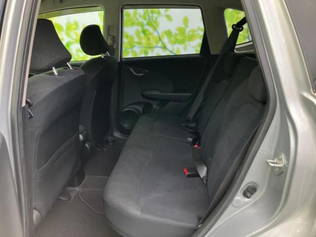 フィットハイブリッド ハイブリッド 純正 SDナビ/ETC/EBD付ABS/アイドリングストップ/クルーズコントロール/バックモニター/ワンセグTV/エアバッグ 運転席/エアバッグ 助手席/パワーウインドウ/キーレスエントリー(6枚目)