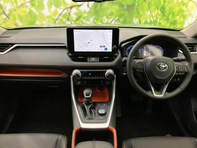 ＲＡＶ４ ４ＷＤハイブリッドアドベンチャー　保証書／ディスプレイオーディオ＋ナビ／デジタルインナーミラー／衝突安全装置／シートヒーター　前席／パノラミックビューモニター／車線逸脱防止支援システム／シート　合皮／ヘッドランプ　ＬＥＤ　全周囲カメラ（4枚目）