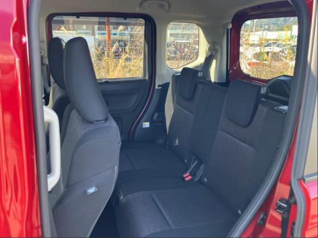 スペーシアカスタム ハイブリッドＧＳ　新品タイヤ／保証書／ディスプレイオーディオ／電動スライドドア／シートヒーター　運転席／車線逸脱防止支援システム／ヘッドランプ　ＬＥＤ／Ｂｌｕｅｔｏｏｔｈ接続／ＥＢＤ付ＡＢＳ／横滑り防止装置（6枚目）