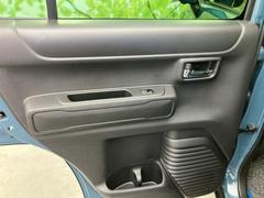 ＷＥＣＡＲＳでは各商談席に大型モニターをご用意しております！見やすい大画面でゆったりと全国の在庫をご覧いただけます！是非ご来店お待ちしております！ 7