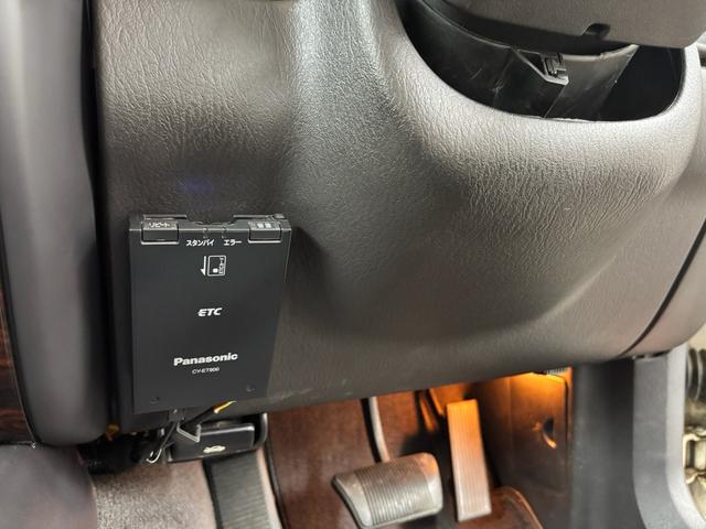 ジープ・チェロキー 　リフトアップ　ＦＯＸショック　社外タイヤホイールＡＷ　正規ディーラー車（35枚目）