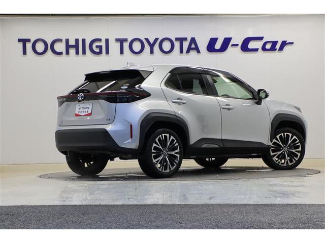 ヤリスクロス ハイブリッドZ メモリーナビ ETC バックカメラ ハーフレザーシート アルミホイール オートクルーズコントロール 100V電源 衝突防止システム スマートキー パワーシート 記録簿 エアコン パワーステアリング(3枚目)