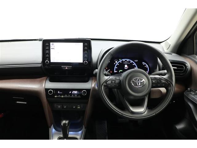 ヤリスクロス ハイブリッドZ メモリーナビ ETC バックカメラ ハーフレザーシート アルミホイール オートクルーズコントロール 100V電源 衝突防止システム スマートキー パワーシート 記録簿 エアコン パワーステアリング(4枚目)