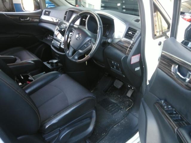 エルグランド ２５０ハイウェイスターＳ　アーバンクロム　ワンオーナー　キーレス　フルセグ　ナビ＆ＴＶ　１８アルミホイール　乗車定員７人　エアバッグ　オートマ　フル装備　助手席エアバッグ　ＨＩＤヘッドライト　ＥＴＣ　バックカメラ　スマートキー（2枚目）