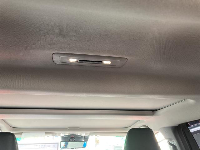 プリウス Ｚ　サンルーフ　キーレス　フルセグ　ナビ＆ＴＶ　１９アルミホイール　エアバッグ　オートマ　フル装備　助手席エアバッグ　ＥＴＣ　バックカメラ　スマートキー　オートクルーズコントロール　シートヒーター（6枚目）