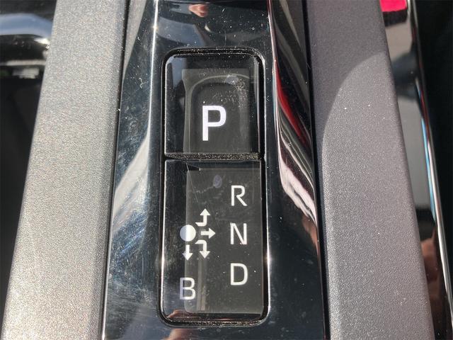 プリウス Ｚ　サンルーフ　キーレス　フルセグ　ナビ＆ＴＶ　１９アルミホイール　エアバッグ　オートマ　フル装備　助手席エアバッグ　ＥＴＣ　バックカメラ　スマートキー　オートクルーズコントロール　シートヒーター（22枚目）