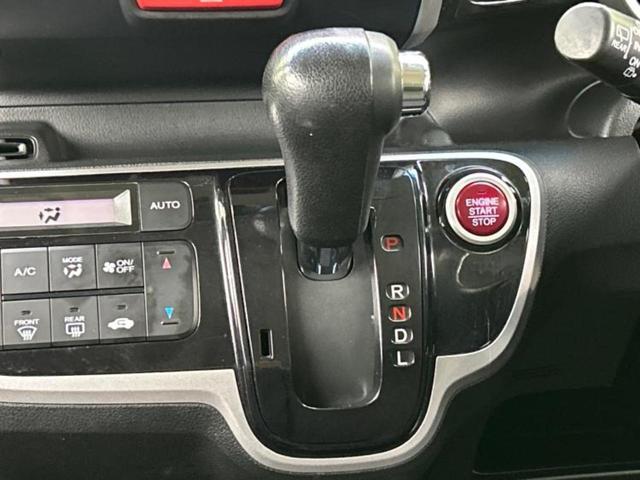 N-BOXカスタム G・Aパッケージ 新品タイヤ/純正 SDナビ/シティーブレーキアクティブシステム(ホンダ)/電動スライドドア/ヘッドランプ HID/Bluetooth接続/EBD付ABS/横滑り防止装置/アイドリングストップ(17枚目)