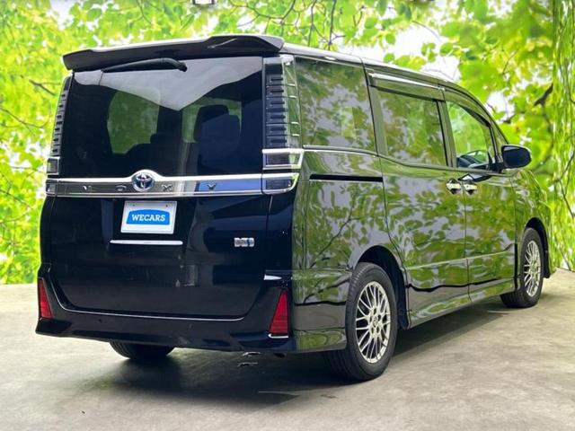 ヴォクシー ハイブリッドＺＳキラメキ２　新品タイヤ／純正　１０インチ　ＳＤナビ／フリップダウンモニター　純正　１２．１インチ／トヨタセーフティセンス／両側電動スライドドア／シートヒーター　前席／車線逸脱防止支援システム　衝突被害軽減システム（3枚目）