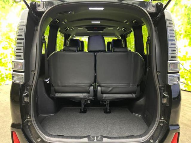 ヴォクシー ハイブリッドＺＳキラメキ２　新品タイヤ／純正　１０インチ　ＳＤナビ／フリップダウンモニター　純正　１２．１インチ／トヨタセーフティセンス／両側電動スライドドア／シートヒーター　前席／車線逸脱防止支援システム　衝突被害軽減システム（20枚目）