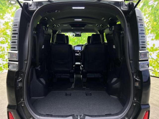 ヴォクシー ハイブリッドＺＳキラメキ２　新品タイヤ／純正　１０インチ　ＳＤナビ／フリップダウンモニター　純正　１２．１インチ／トヨタセーフティセンス／両側電動スライドドア／シートヒーター　前席／車線逸脱防止支援システム　衝突被害軽減システム（21枚目）