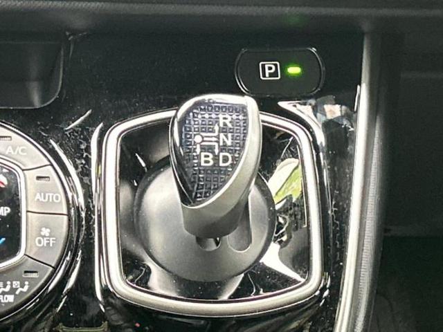 ヴォクシー ハイブリッドＺＳキラメキ２　新品タイヤ／純正　１０インチ　ＳＤナビ／フリップダウンモニター　純正　１２．１インチ／トヨタセーフティセンス／両側電動スライドドア／シートヒーター　前席／車線逸脱防止支援システム　衝突被害軽減システム（27枚目）