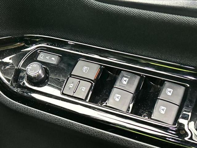 ヴォクシー ハイブリッドＺＳキラメキ２　新品タイヤ／純正　１０インチ　ＳＤナビ／フリップダウンモニター　純正　１２．１インチ／トヨタセーフティセンス／両側電動スライドドア／シートヒーター　前席／車線逸脱防止支援システム　衝突被害軽減システム（34枚目）